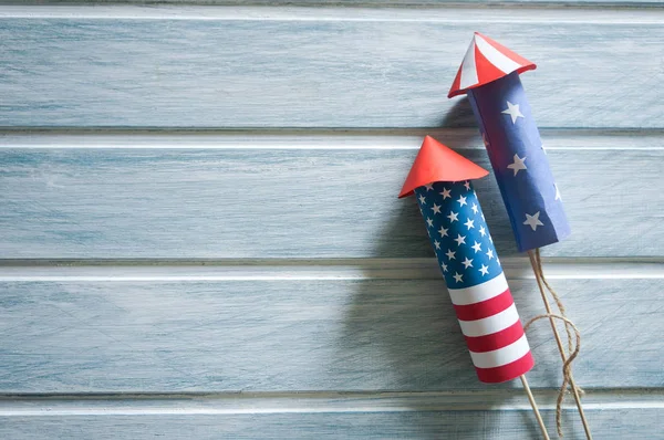 Juli Independence Day Achtergrond Met Raketten Licht Blauwe Achtergrond — Stockfoto