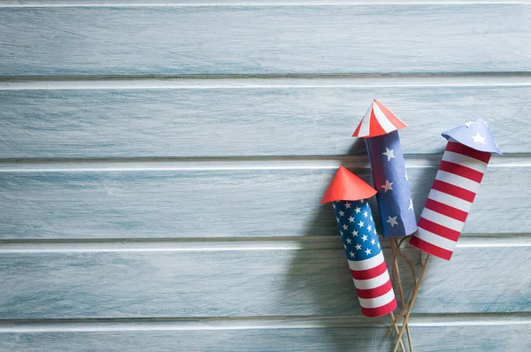 Juli Independence Day Achtergrond Met Raketten Licht Blauwe Achtergrond — Stockfoto