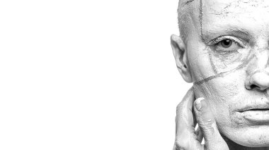 Yüzünde beyaz kil olan güzel bir kadın. Resim.