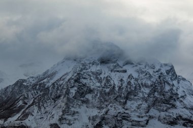 kar fırtınası Dağı nın zirvesinde