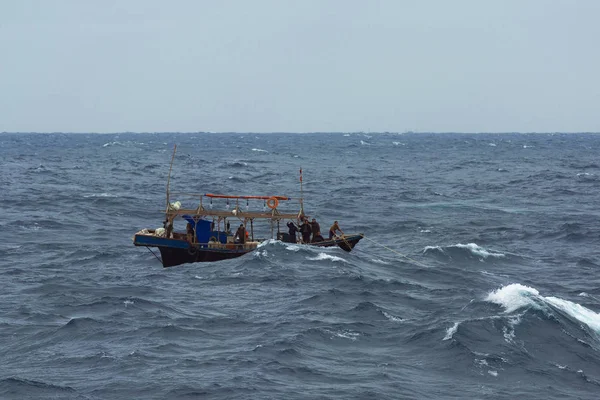 Japanisches Meer Nordkorea 2018 Nordkoreanische Fischer Stürmen Ein Holzboot — Stockfoto