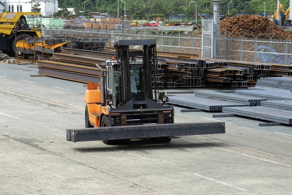 ulaşım Stapler tarafından iskelede çelik boşlukları