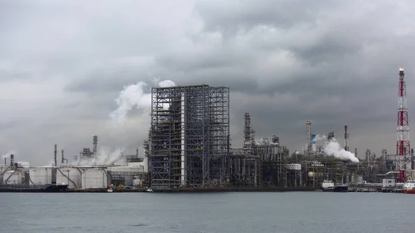Ulsan city, Güney Kore 10/08/2018 Dünya'nın en büyük petrol rafinerileri biri