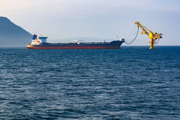 Petroleiro Está Cheio Petróleo Golfo Castries Rússia — Fotografia de Stock