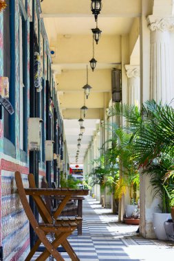 Singapur 'un tarihi çeyreğinde küçük Hindistan' da bir yerleşim yeri boyunca teras.