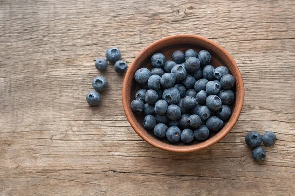 Fresh Blueberry on wooden background, close up — Stock Photo, Image