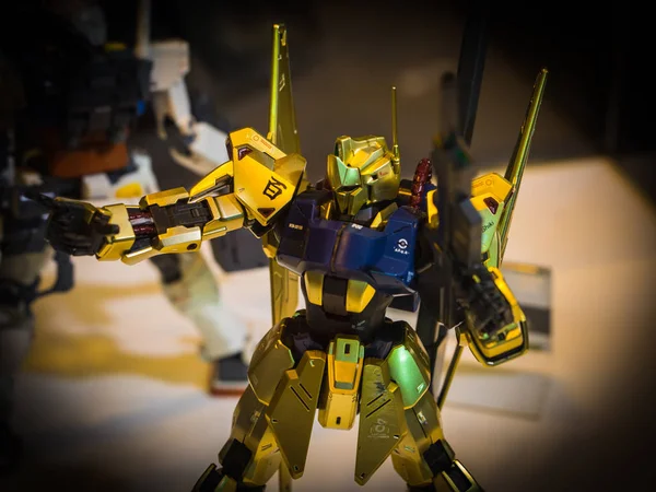 Chonburi, Tayland-1 Mayıs 2017: Kodomo 'daki Gundam anime figürü J-Park ' t a Merhaba 1 Mayıs 2017. J-Park Sriracha, Tayland. Anime Japonya 'da animasyon veya karikatür popüler bir türüdür.