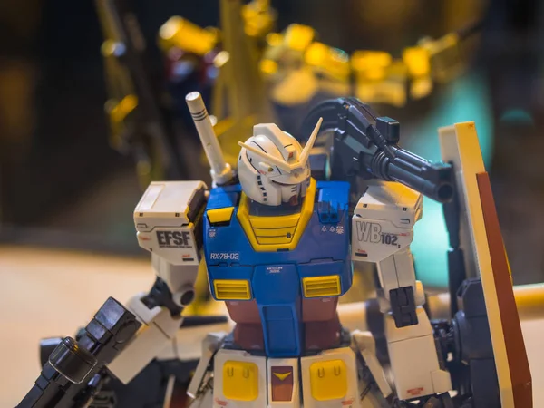 Chonburi, Tayland-1 Mayıs 2017: Kodomo 'daki Gundam anime figürü J-Park ' t a Merhaba 1 Mayıs 2017. J-Park Sriracha, Tayland. Anime Japonya 'da animasyon veya karikatür popüler bir türüdür.