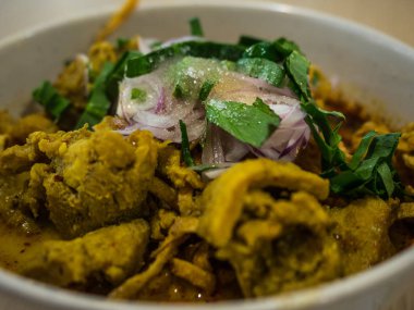 Khao Soi tarifi, Curried tavuk şehriye çorbası