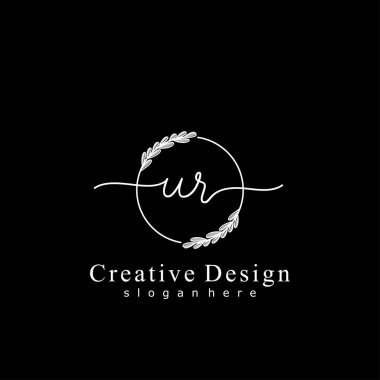 İlk logo kavramının başlangıçtaki UR el yazısı.