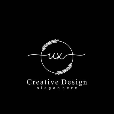 İlk logo kavramının UX el yazısı.