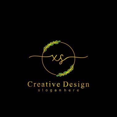 İlk logo kavramının XS el yazısı.