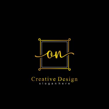 İlk logo kavramının el yazısı üzerine paraf.