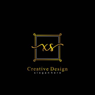 İlk logo kavramının XS el yazısı.