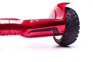 Kendini beyaz arka plan üzerinde elektrik kaykay akıllı Scooter Dengeleme Hoverboard çift tekerlek yakın çekim