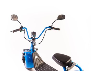 Kendini beyaz arka plan üzerinde elektrik kaykay akıllı Scooter Dengeleme Hoverboard çift tekerlek yakın çekim