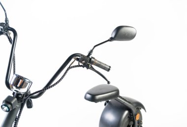 Kendini beyaz arka plan üzerinde elektrik kaykay akıllı Scooter Dengeleme Hoverboard çift tekerlek yakın çekim