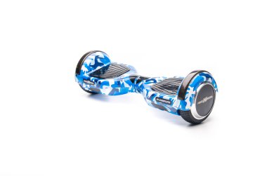 Kendini beyaz arka plan üzerinde elektrik kaykay akıllı Scooter Dengeleme Hoverboard çift tekerlek yakın çekim
