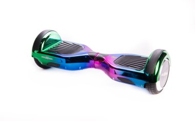 Kendini beyaz arka plan üzerinde elektrik kaykay akıllı Scooter Dengeleme Hoverboard çift tekerlek yakın çekim