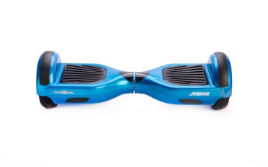 Kendini beyaz arka plan üzerinde elektrik kaykay akıllı Scooter Dengeleme Hoverboard çift tekerlek yakın çekim