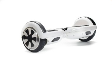 Kendini beyaz arka plan üzerinde elektrik kaykay akıllı Scooter Dengeleme Hoverboard çift tekerlek yakın çekim