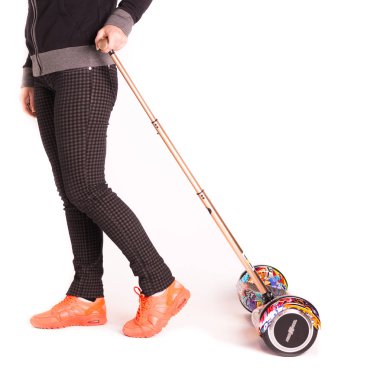 Kendini beyaz arka plan üzerinde elektrik kaykay akıllı Scooter Dengeleme Hoverboard çift tekerlek yakın çekim