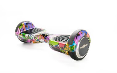 Kendini beyaz arka plan üzerinde elektrik kaykay akıllı Scooter Dengeleme Hoverboard çift tekerlek yakın çekim