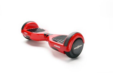 Kendini beyaz arka plan üzerinde elektrik kaykay akıllı Scooter Dengeleme Hoverboard çift tekerlek yakın çekim