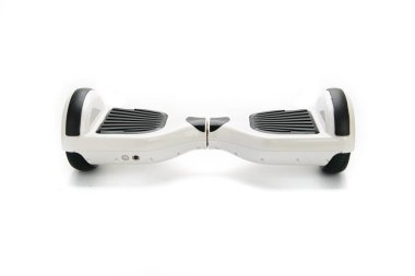Kendini beyaz arka plan üzerinde elektrik kaykay akıllı Scooter Dengeleme Hoverboard çift tekerlek yakın çekim