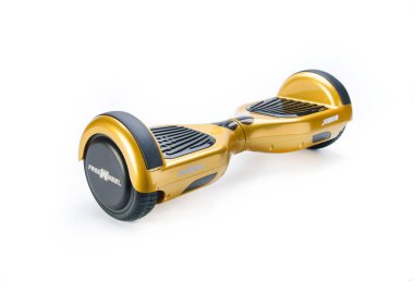 Kendini beyaz arka plan üzerinde elektrik kaykay akıllı Scooter Dengeleme Hoverboard çift tekerlek yakın çekim
