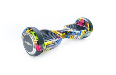 Kendini beyaz arka plan üzerinde elektrik kaykay akıllı Scooter Dengeleme Hoverboard çift tekerlek yakın çekim