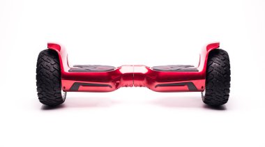 Kendini beyaz arka plan üzerinde elektrik kaykay akıllı Scooter Dengeleme Hoverboard çift tekerlek yakın çekim