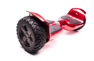 Kendini beyaz arka plan üzerinde elektrik kaykay akıllı Scooter Dengeleme Hoverboard çift tekerlek yakın çekim