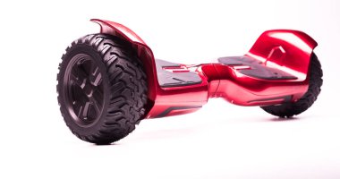 Kendini beyaz arka plan üzerinde elektrik kaykay akıllı Scooter Dengeleme Hoverboard çift tekerlek yakın çekim