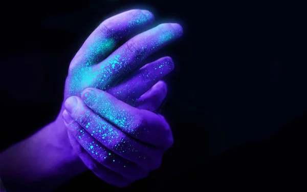 Lavar Mãos Com Luz Ultravioleta Que Ilustra Bactérias Vírus Nas — Fotografia de Stock