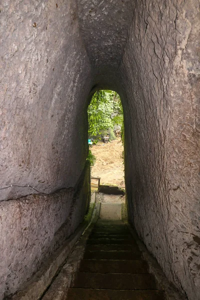 Historischer Tunnel Der Dschungel Den Fels Gehauen Wurde Ein Handgeschnitzter — Stockfoto