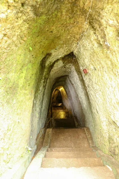 Storico Tunnel Scavato Nella Roccia Nella Giungla Tunnel Scavato Mano — Foto Stock