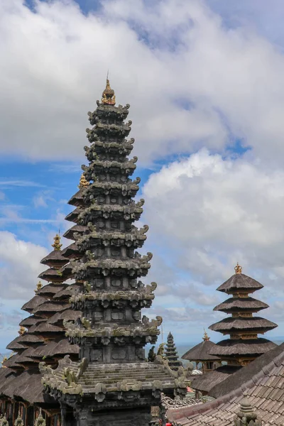 Интересный Вид Удивительные Крыши Храма Бесакиха Бали Индонезия — стоковое фото