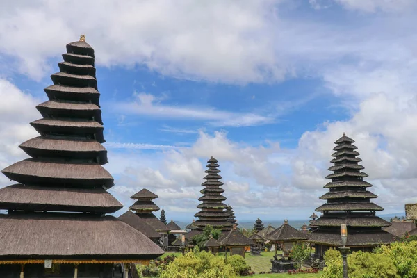 Традиционные Балийские Крыши Комплексе Pura Penataran Agung Besakih Главном Храме — стоковое фото