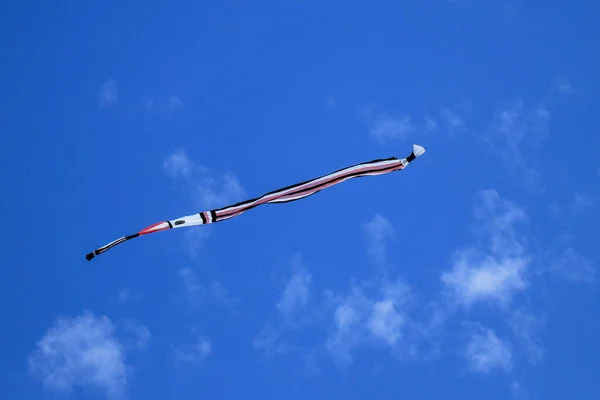 Kite Long Tailfly Blue Sky Colorful Kite Blue Sky Clouds — Stock Photo, Image