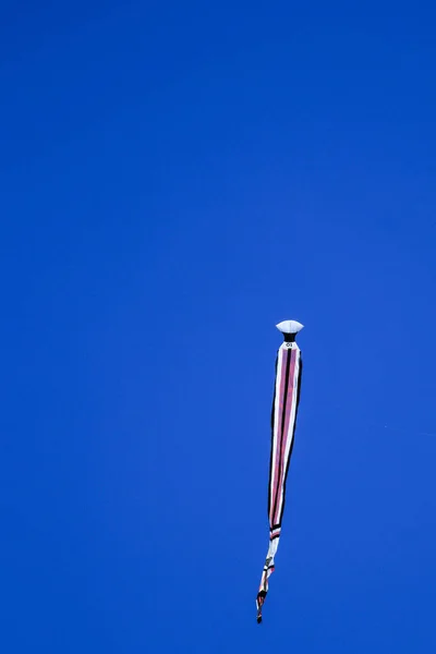 Kite Long Tailfly Blue Sky Colorful Kite Blue Sky Clouds — Stock Photo, Image