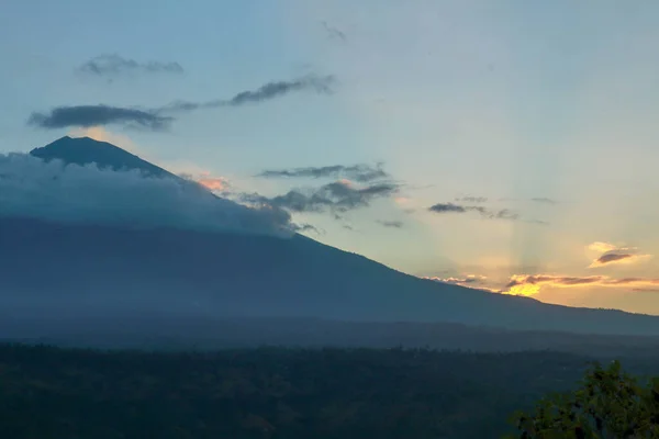 Pôr Sol Sobre Vulcão Agung Visto Barco Stromboli Uma Das — Fotografia de Stock