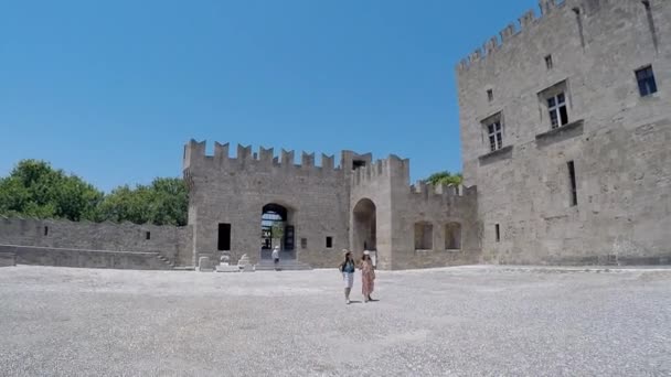 Rhodes Srpna Velmistrovský Palác Rytířů Ostrově Rhodos Řecku Palác Velmistra — Stock video