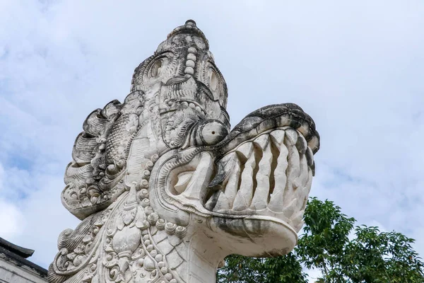 Kamienne Rzeźby Azjatyckich Smoków Świątyni Pura Lempuyang Bali Indonezja Zamknij — Zdjęcie stockowe