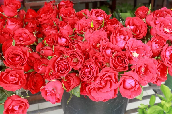 Bouquet Red Roses Black Background Top View — Stock Photo, Image