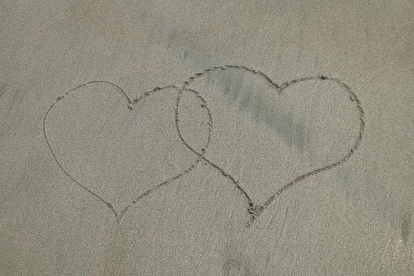 Valentines Deux Cœurs Sur Plage Deux Cœurs Dessinés Sur Sable — Photo