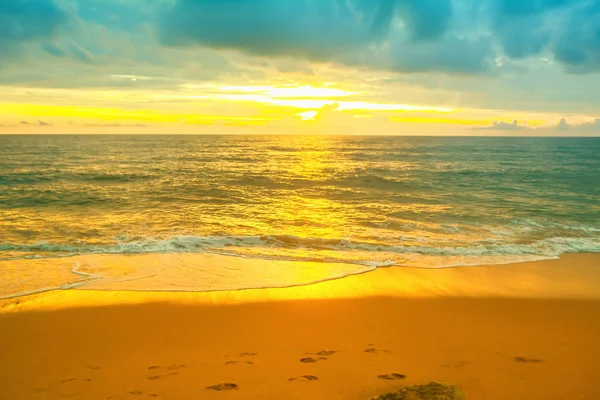砂浜と海、夏、自然の壁紙の背景 — ストック写真