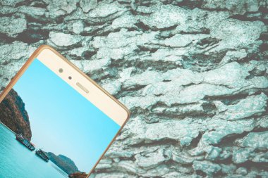 gri beton duvar doku ab ada resmi ile mobil