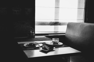 kivi meyvesi beyaz arkaplanda