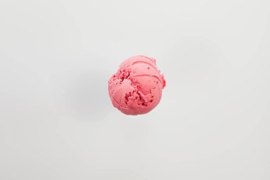 Dondurma kepçesi beyaz arka planda 